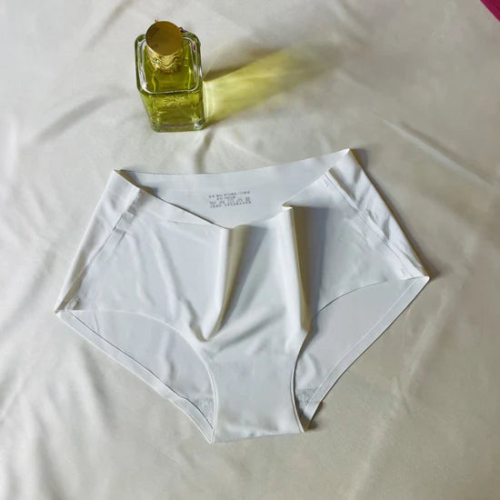 💖Silky Soft Seamless Panty (Pack of 4) ✨